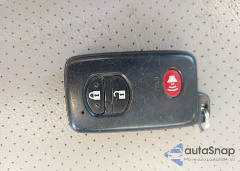 2014 Toyota Prius V Two z USA, uszkodzony, nr VIN JTDZN3EU3EJ009797